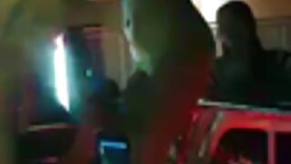 Stepsister இலவச முத்தம் ஒரு மணி நேரம் பெறுகிறார் வீட்டில் தனியாக ஆபாச